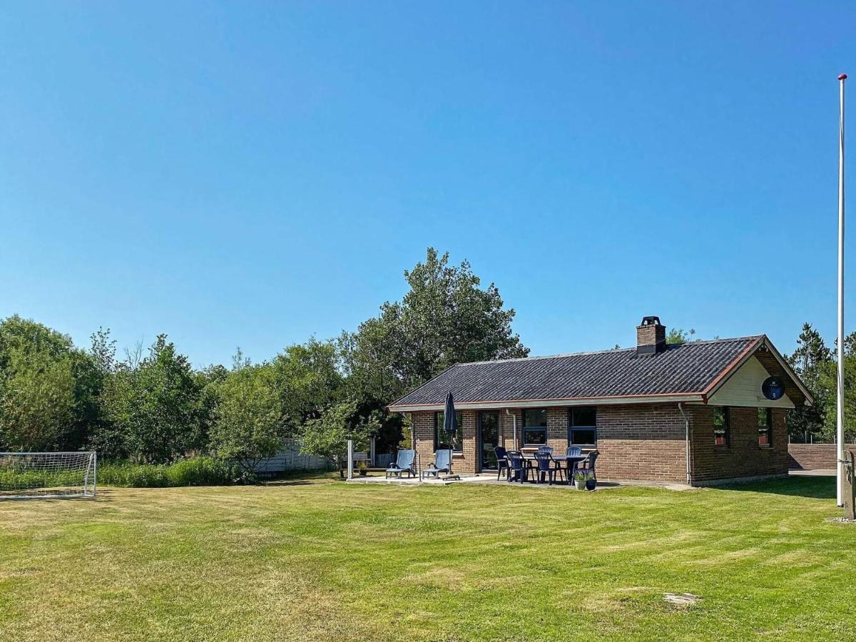 8 Person Holiday Home In R M Lakolk Eksteriør bilde
