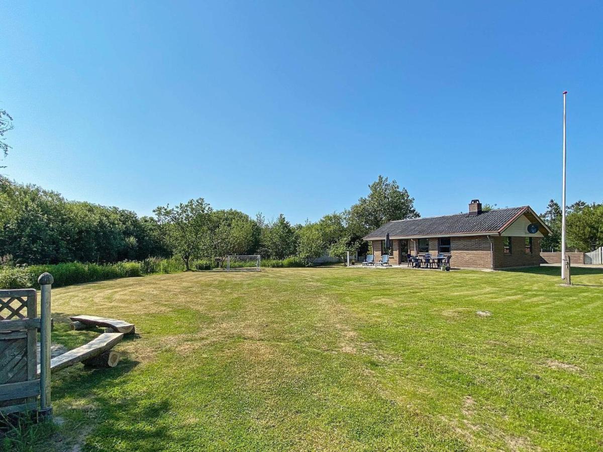 8 Person Holiday Home In R M Lakolk Eksteriør bilde