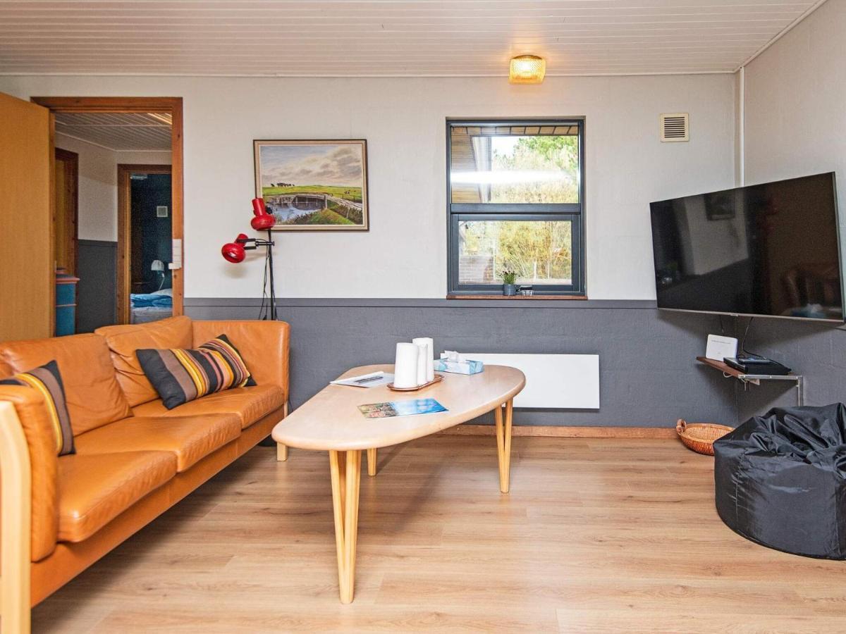 8 Person Holiday Home In R M Lakolk Eksteriør bilde
